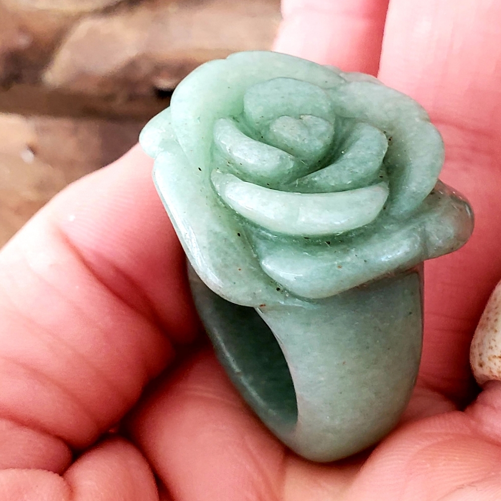 New Hand Carved Flower Green Aventurine Ring.
